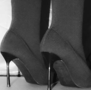 ZARA Black Stretch Fabric High Heel Ankle Boots Pointed Toe Size 40 EU / 9 U.S